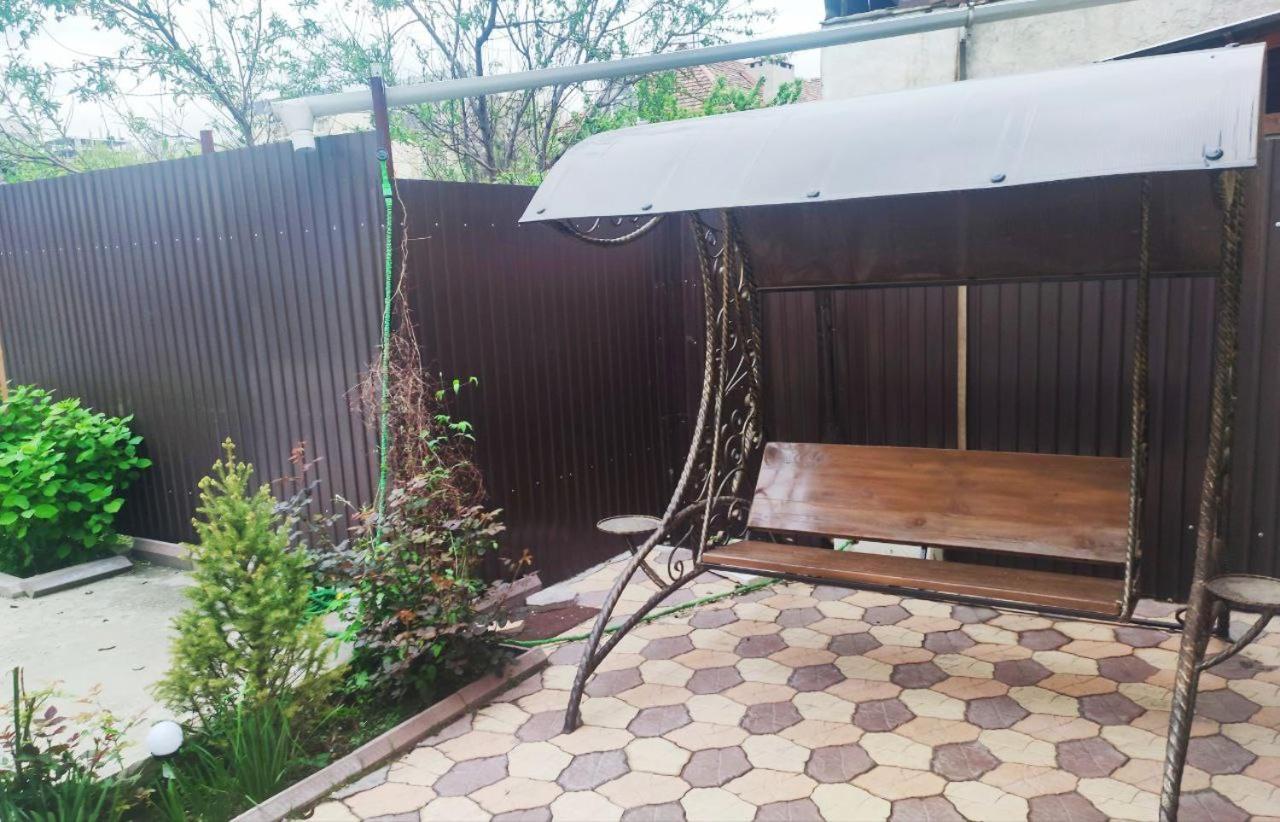 Комфортный Дом До 4Х Человек. Есть Парковка На 2 Машины, Wi-Fi, Tv. Bischkek Exterior foto