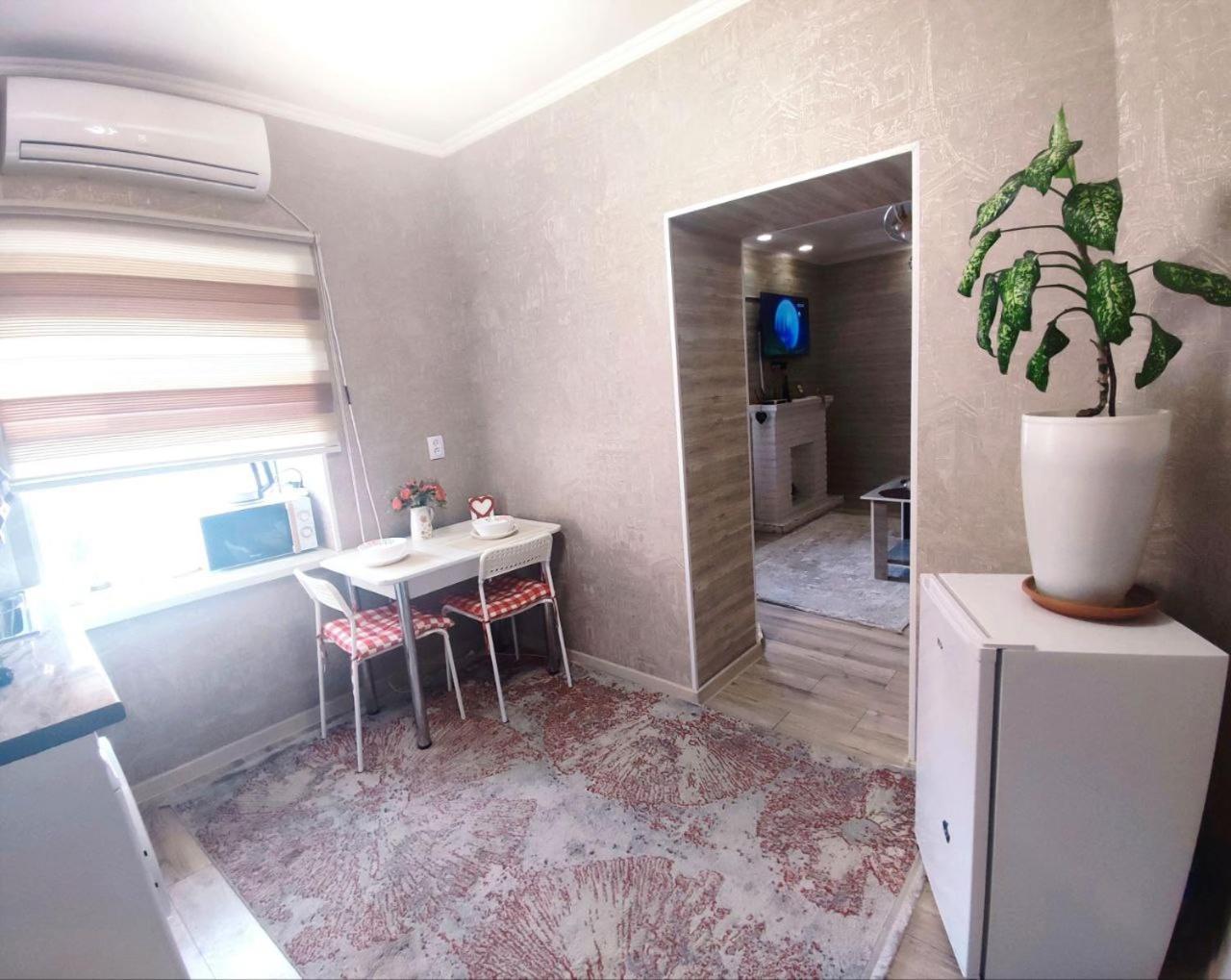 Комфортный Дом До 4Х Человек. Есть Парковка На 2 Машины, Wi-Fi, Tv. Bischkek Exterior foto
